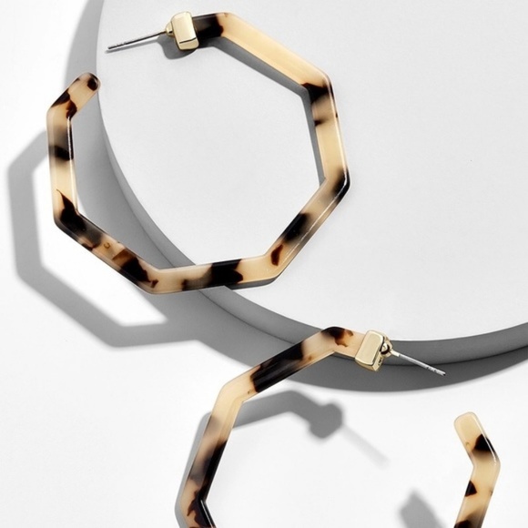 Geometric Hoop Earrings - Picture 7 of 7